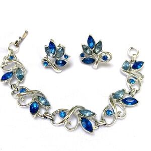 Vintage Unmarked Silver tone Blue Rhinestone Bracelet Screwback Earring Set